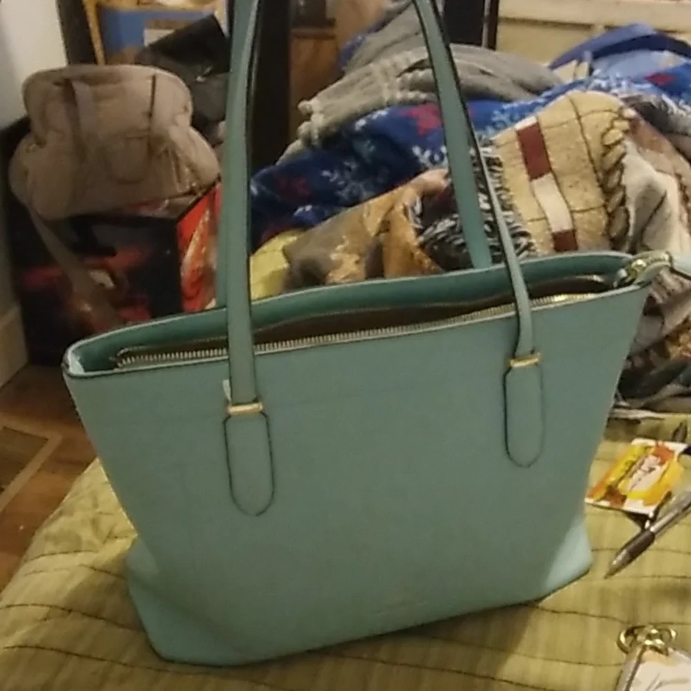 Purses - Picture 4 of 5